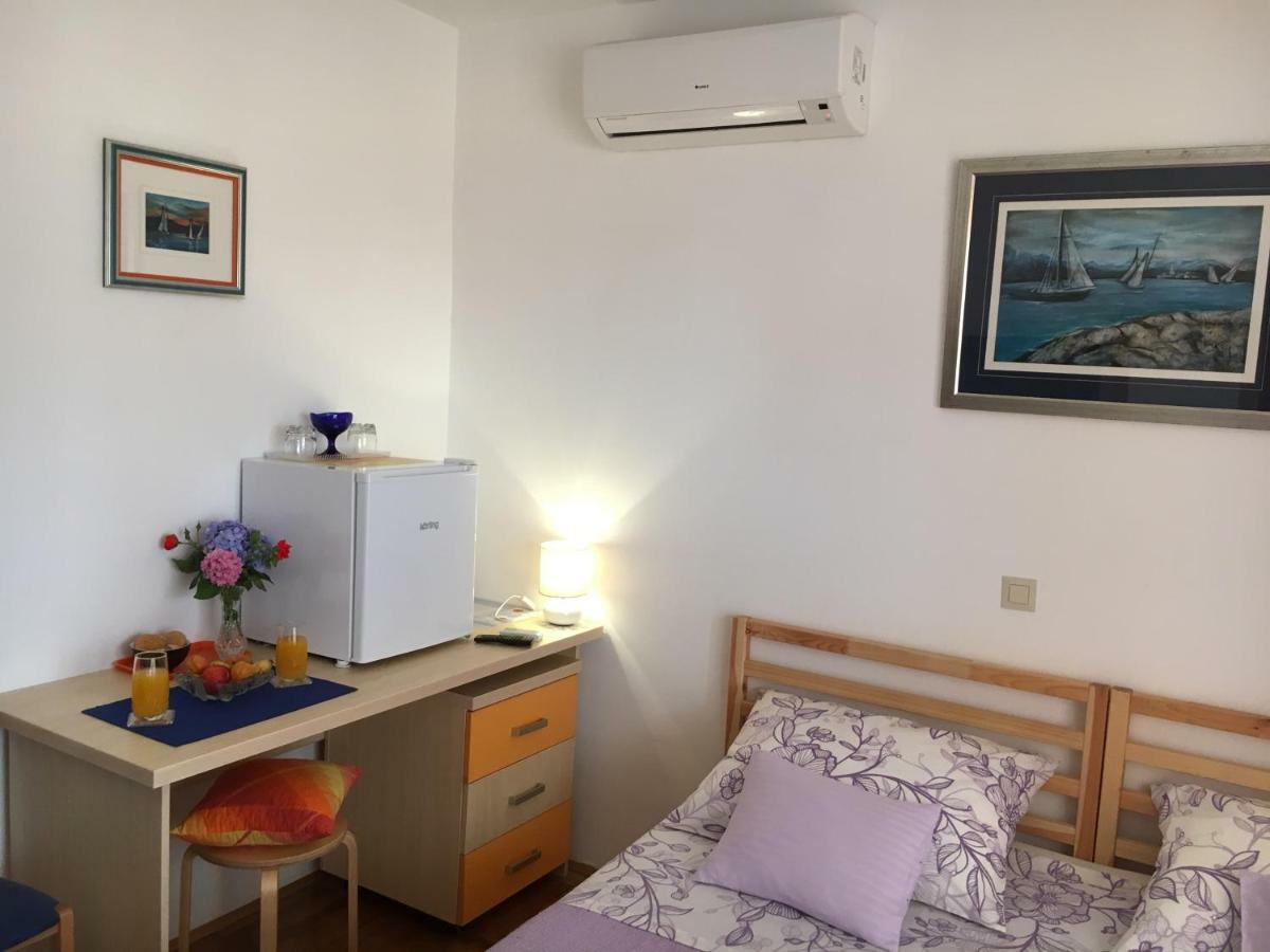 Studio Apartment And Rooms Adria Vodice Exterior photo