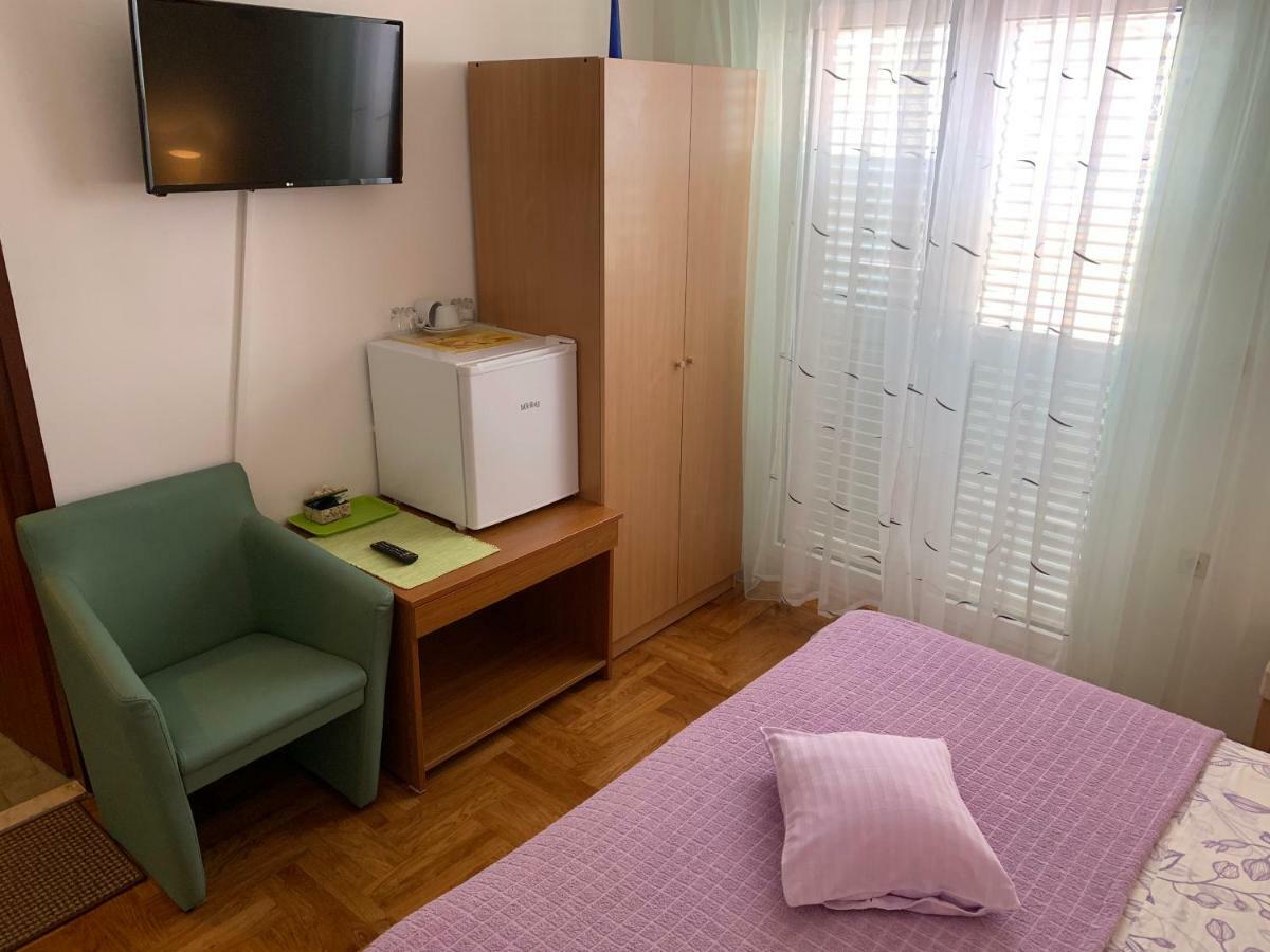 Studio Apartment And Rooms Adria Vodice Exterior photo